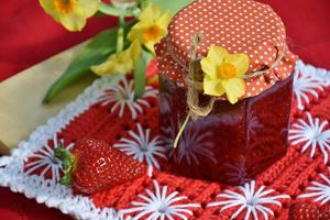 bomboniera a confettura per il tema natura